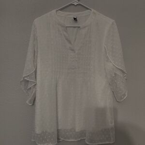 Chic White Textured Blouse